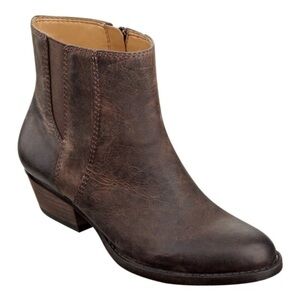 Nine West Vintage America Vasloane brown leather distressed boots, size 8.5